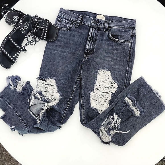 Alice + Olivia Genevive Extreme Distressed Girlfriend Jeans in Past Midnight - Picture 3 of 11